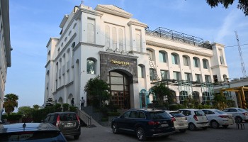 Deventure Hotel Karnal